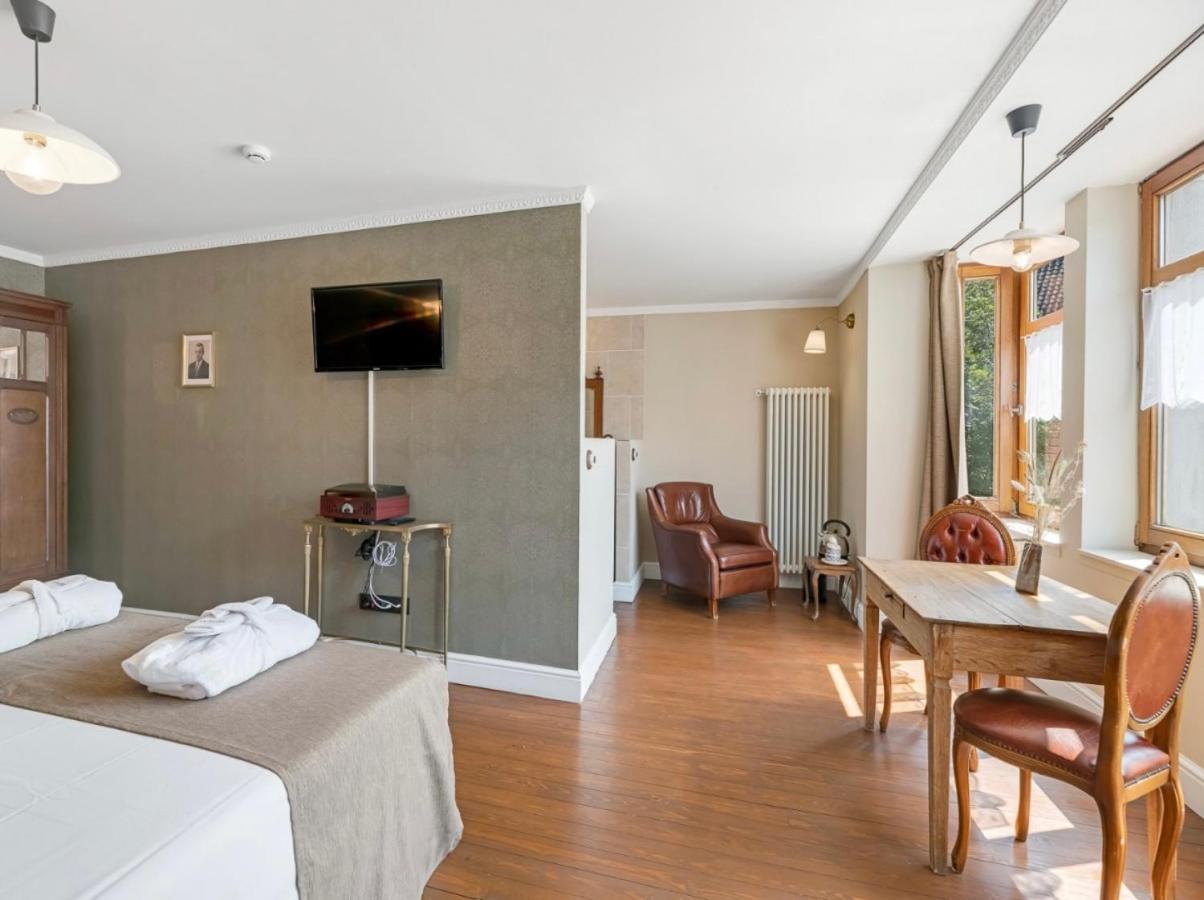 Cafe Rene Borgloon Bed and Breakfast Εξωτερικό φωτογραφία