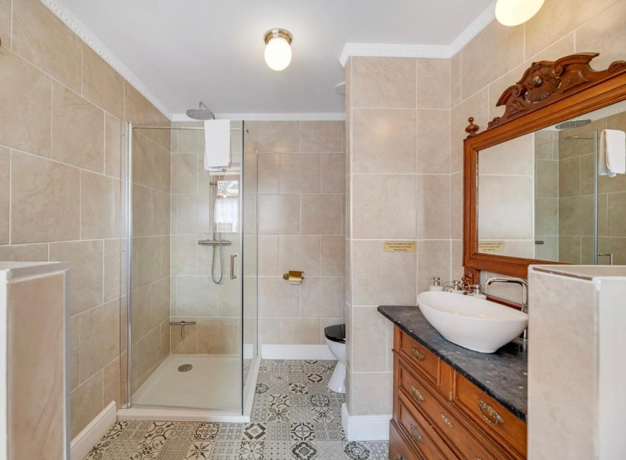 Cafe Rene Borgloon Bed and Breakfast Εξωτερικό φωτογραφία