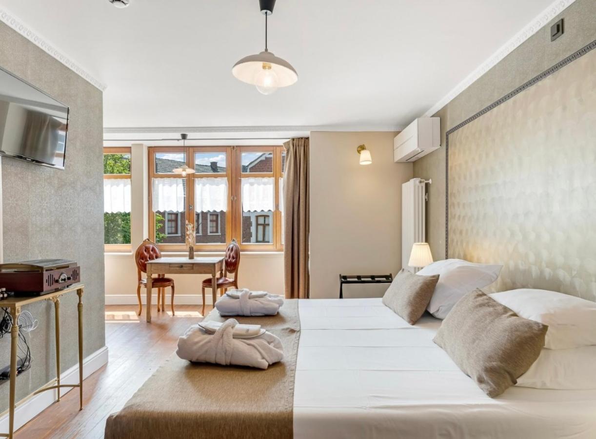 Cafe Rene Borgloon Bed and Breakfast Εξωτερικό φωτογραφία